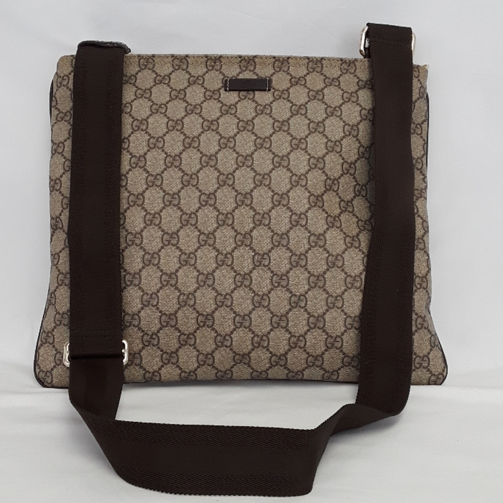 New Gucci 201446 GG Supreme Canvas messenger bag - Picture 2 of 8